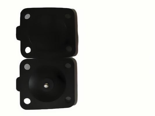 Wielowarstwowa folia mocowana śrubami lub zaciskami, zaprojektowana do odporności na chemikalia i rozpuszczalniki, zapewniająca wydajność opakowań przemysłowych